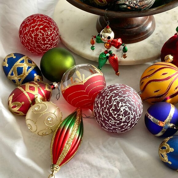 Vintage Pier Imports Glass & Glitter Christmas Ornaments – Set of 3 (Red/Gold) - Picture 3 of 5